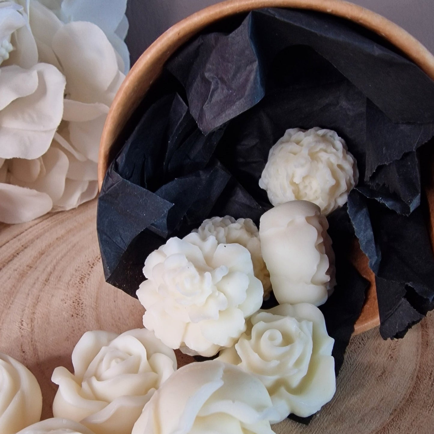 Scented wax flowers - box